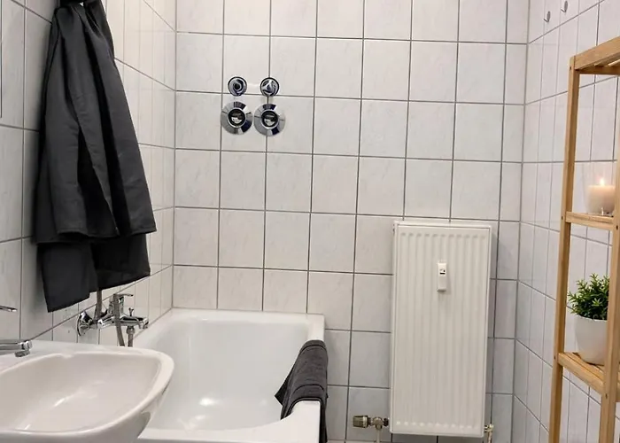 Ilvers - Grosse 6 Raumwohnung Fuer Bis Zu 8 Personen * Erfurt